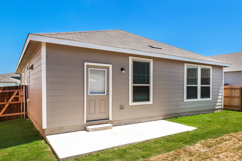 1,755/Mo, 124 Ellwood Rd Maxwell, TX 78656 Rear View