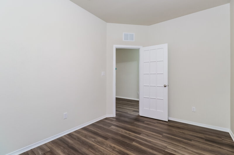 2,180/Mo, 108 Ellwood Rd Maxwell, TX 78656 Office View