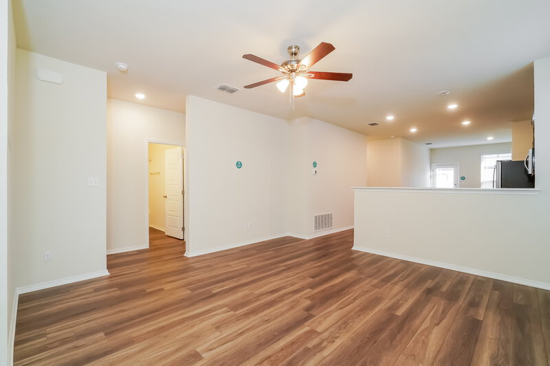 1,805/Mo, 117 Cobb Branch Dr Maxwell, TX 78656 Living Room View 2