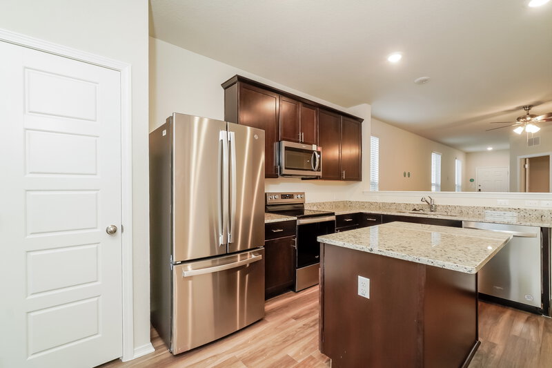 1,805/Mo, 117 Cobb Branch Dr Maxwell, TX 78656 Kitchen View