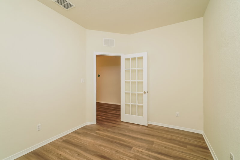 1,805/Mo, 117 Cobb Branch Dr Maxwell, TX 78656 Office View