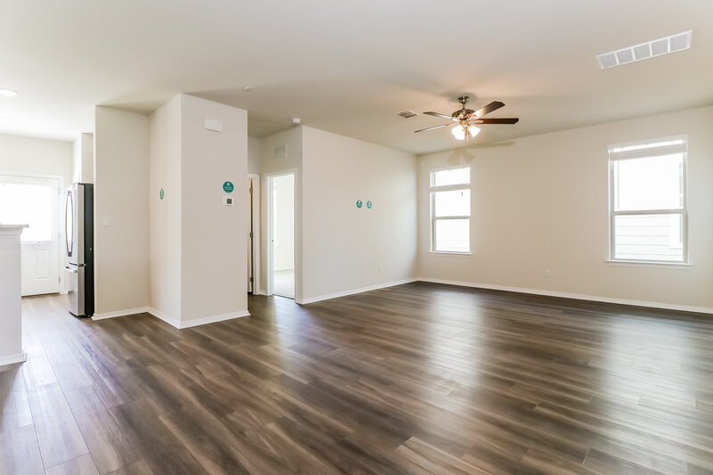 1,940/Mo, 125 Cobb Branch Dr Maxwell, TX 78656 Living Room View