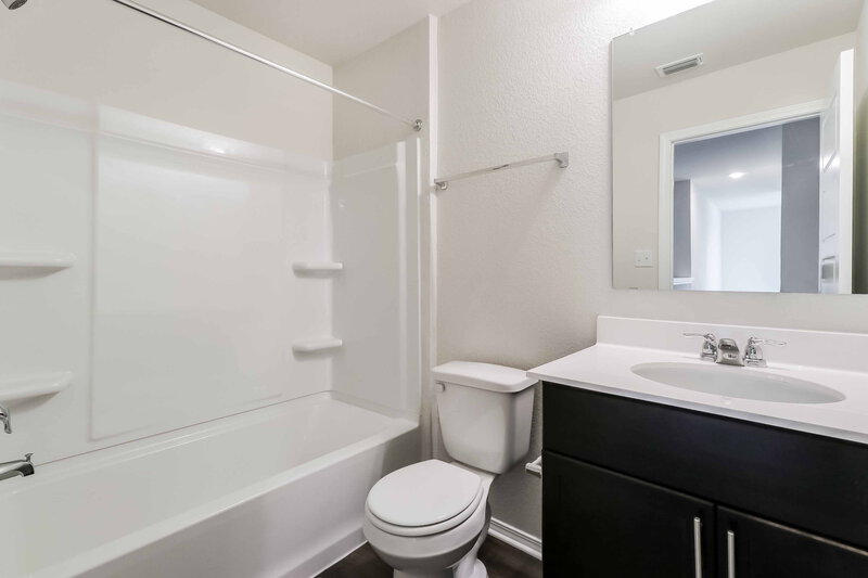 1,775/Mo, 157 Cobb Branch Dr Maxwell, TX 78656 Bathroom View