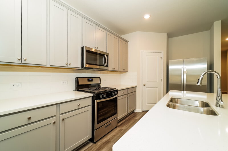 2,150/Mo, 2800 Turpin Trl Round Rock, TX 78665 Kitchen View