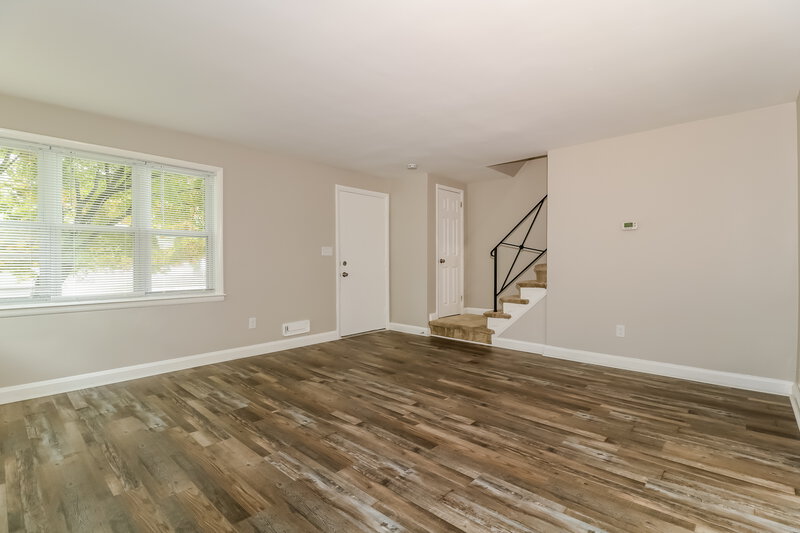 0/Mo, 803 Reverdy Rd Baltimore, MD 21212 Living Room View 2