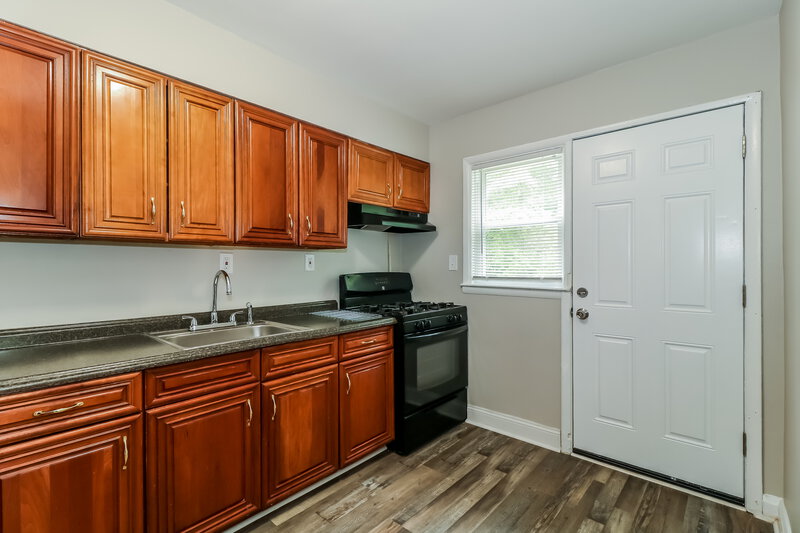 0/Mo, 803 Reverdy Rd Baltimore, MD 21212 Kitchen View