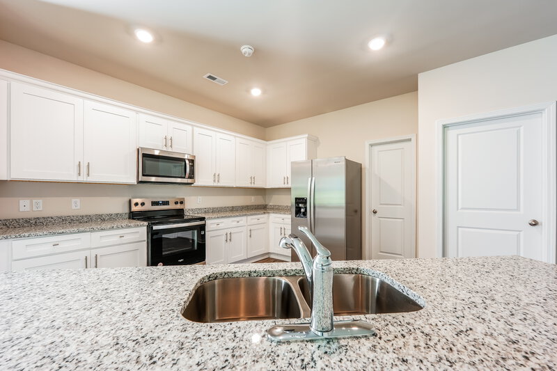 1,785/Mo, 4577 Morgan Dr Pinson, AL 35126 Kitchen View