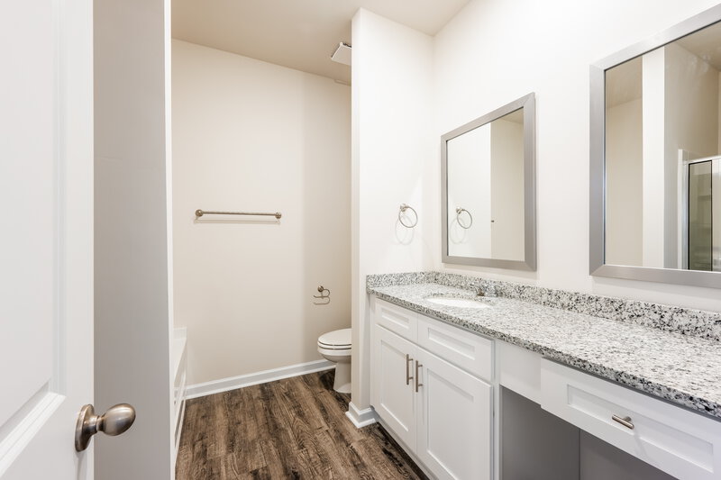 1,785/Mo, 4577 Morgan Dr Pinson, AL 35126 Main Bathroom View