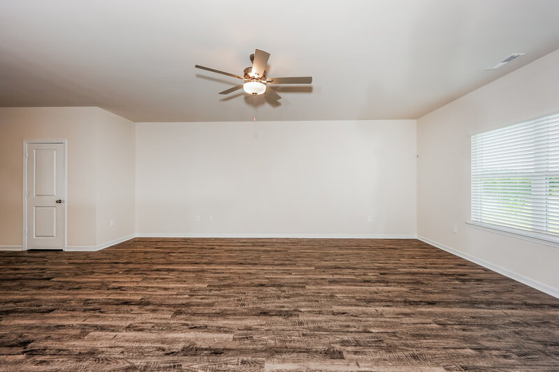2,050/Mo, 4578 Morgan Dr Pinson, AL 35126 Living Room View 2