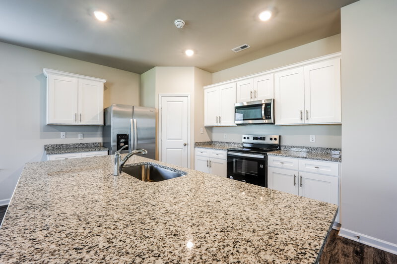 2,050/Mo, 4578 Morgan Dr Pinson, AL 35126 Kitchen View