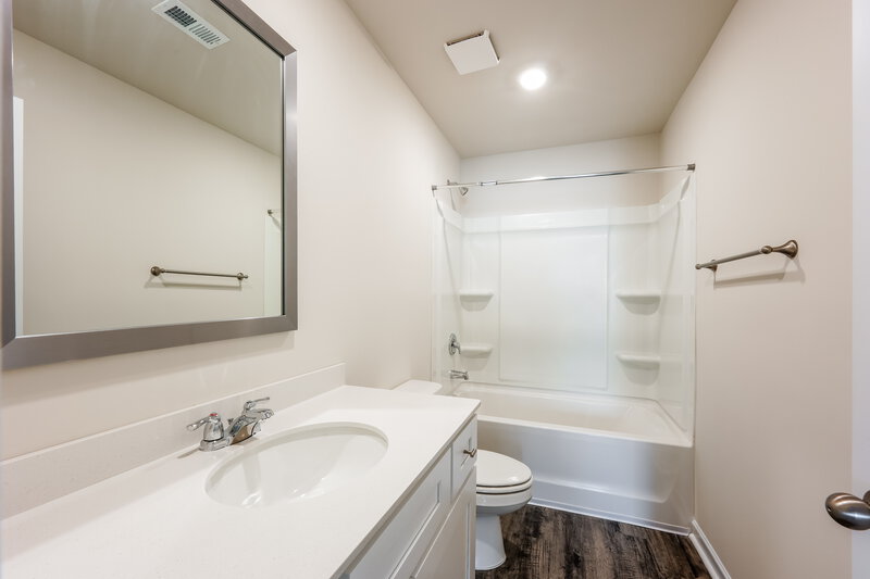 2,050/Mo, 4578 Morgan Dr Pinson, AL 35126 Bathroom View