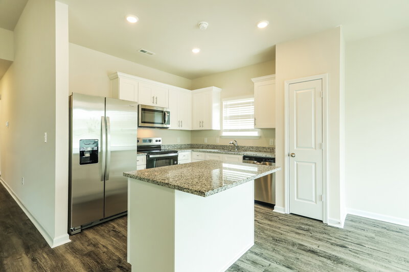 1,690/Mo, 4574 Morgan Dr Pinson, AL 35126 Kitchen View 3