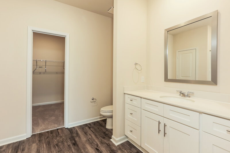 1,690/Mo, 4574 Morgan Dr Pinson, AL 35126 Main Bathroom View