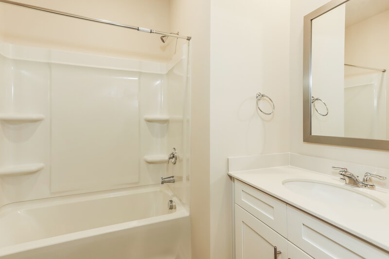 1,690/Mo, 4574 Morgan Dr Pinson, AL 35126 Bathroom View