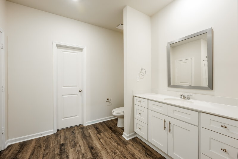 1,595/Mo, 4552 Morgan Dr Pinson, AL 35126 Main Bathroom View