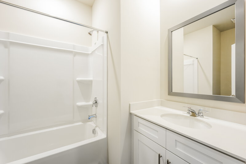 1,595/Mo, 4552 Morgan Dr Pinson, AL 35126 Bathroom View