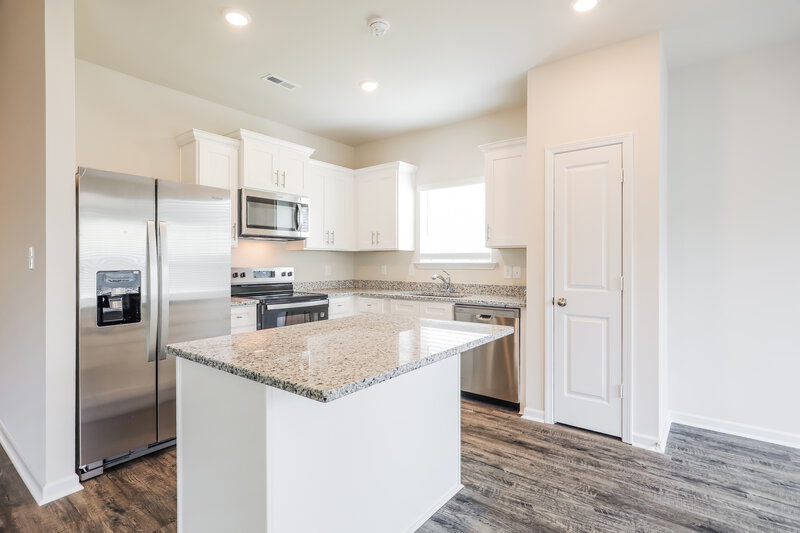 1,685/Mo, 4536 Morgan Dr Pinson, AL 35126 Kitchen View 2