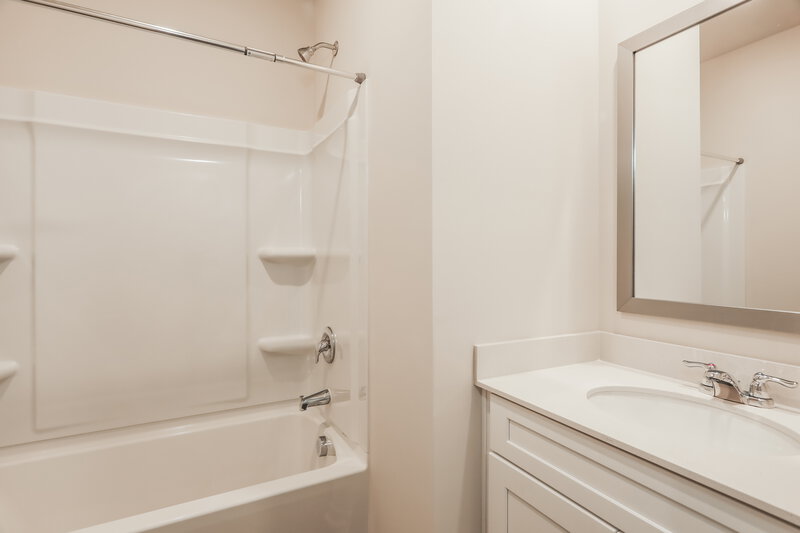 1,685/Mo, 4536 Morgan Dr Pinson, AL 35126 Bathroom View