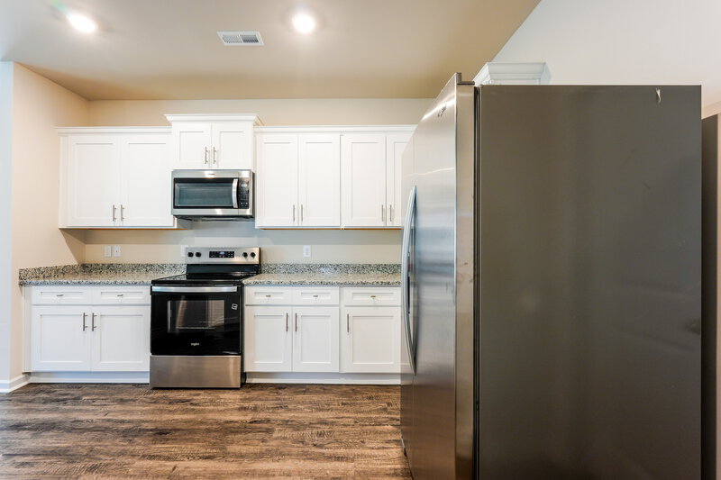 1,705/Mo, 4524 Morgan Dr Pinson, AL 35126 Kitchen View 2
