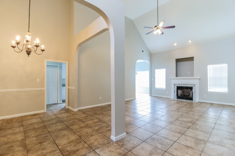 1,700/Mo, 708 Waterford Ln Calera, AL 35040 Living Room View