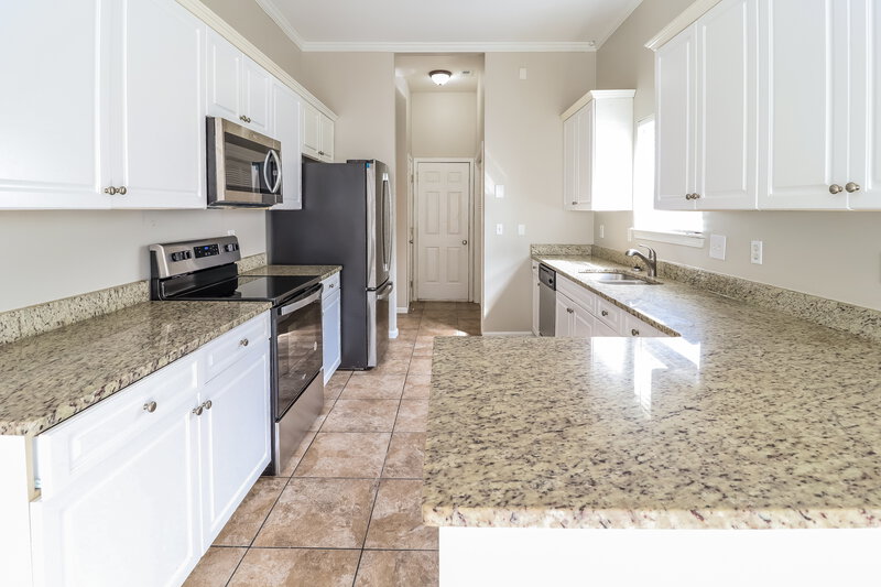 1,700/Mo, 708 Waterford Ln Calera, AL 35040 Kitchen View