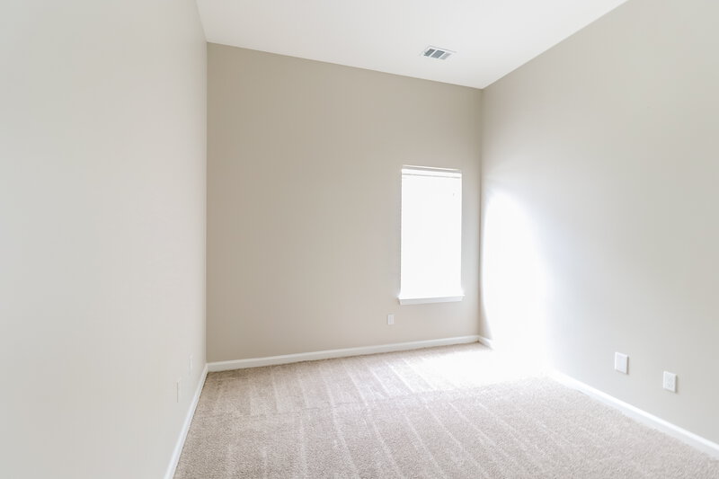 1,700/Mo, 708 Waterford Ln Calera, AL 35040 Bedroom View 3