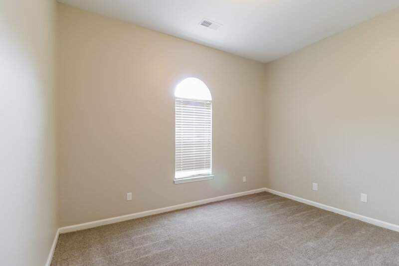 1,700/Mo, 708 Waterford Ln Calera, AL 35040 Bedroom View 4