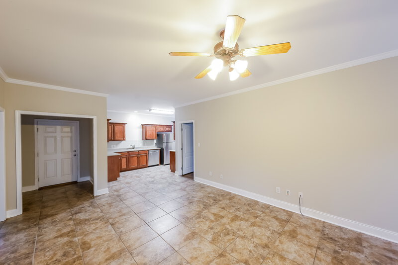 1,540/Mo, 4326 Canterbury St Mount Olive, AL 35117 Living Room View