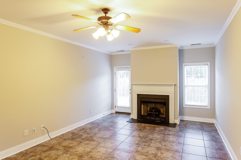 1,540/Mo, 4326 Canterbury St Mount Olive, AL 35117 Living Room View 3