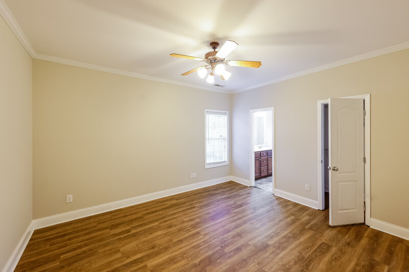 1,540/Mo, 4326 Canterbury St Mount Olive, AL 35117 Main Bedroom View