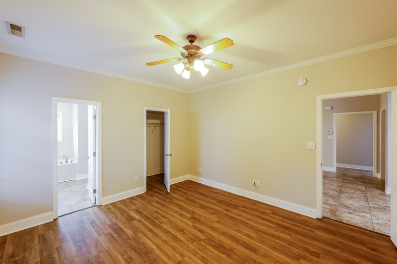 1,540/Mo, 4326 Canterbury St Mount Olive, AL 35117 Main Bedroom View 2