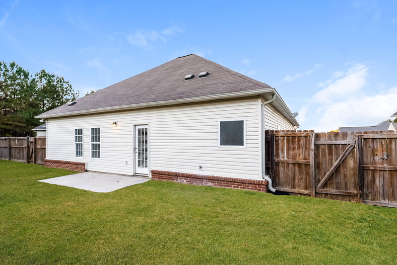 1,540/Mo, 4326 Canterbury St Mount Olive, AL 35117 Rear View