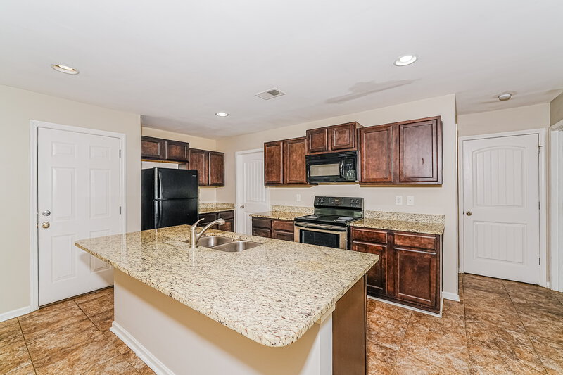 1,810/Mo, 9340 Hoffman Pl Warrior, AL 35180 Kitchen View