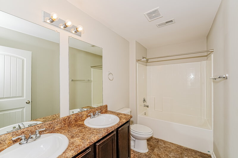 1,810/Mo, 9340 Hoffman Pl Warrior, AL 35180 Bathroom View