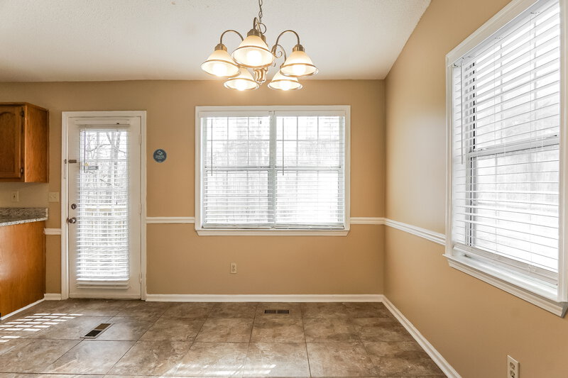 1,595/Mo, 5811 Willow Crest Dr Pinson, AL 35126 Dining Room View