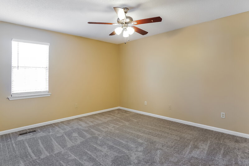 1,595/Mo, 5811 Willow Crest Dr Pinson, AL 35126 Main Bedroom View