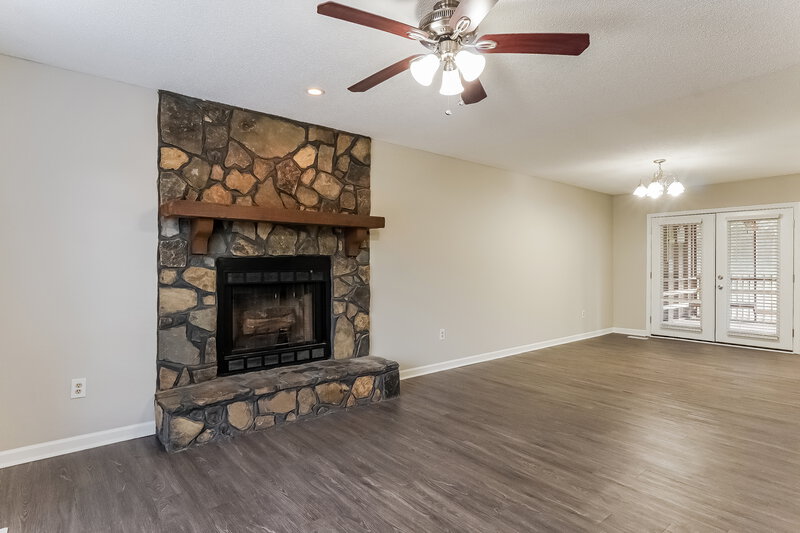 1,465/Mo, 1805 Forest Dr Birmingham, AL 35235 Living Room View