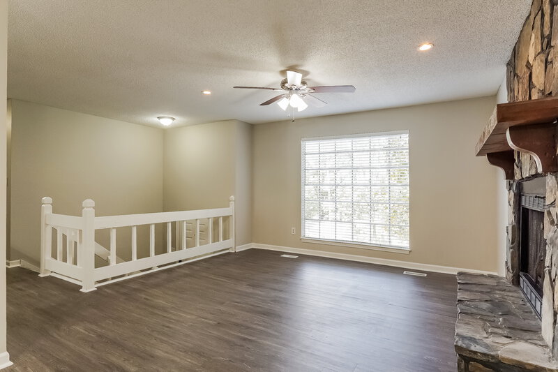 1,465/Mo, 1805 Forest Dr Birmingham, AL 35235 Living Room View 3