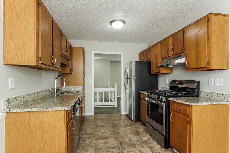 1,465/Mo, 1805 Forest Dr Birmingham, AL 35235 Kitchen View