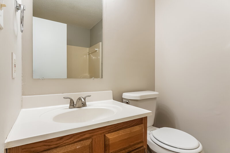 1,465/Mo, 1805 Forest Dr Birmingham, AL 35235 Bathroom View