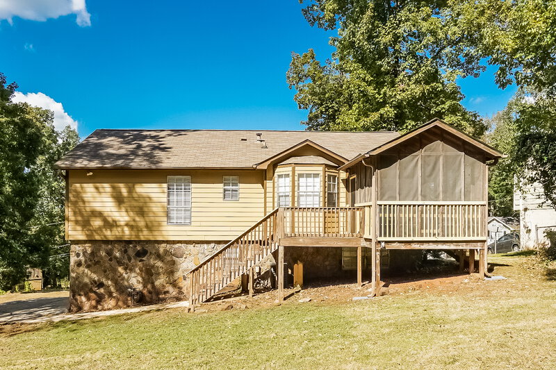 1,465/Mo, 1805 Forest Dr Birmingham, AL 35235 Rear View