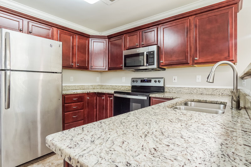 1,620/Mo, 224 Stonecreek Pl Calera, AL 35040 Kitchen View 2
