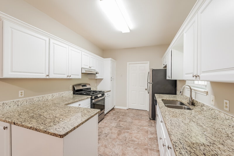 1,585/Mo, 3405 Crosscreek Circle Trussville, AL 35173 Kitchen View