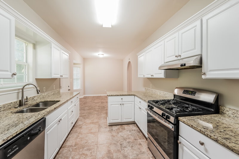1,585/Mo, 3405 Crosscreek Circle Trussville, AL 35173 Kitchen View 2