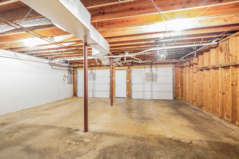 1,585/Mo, 3405 Crosscreek Circle Trussville, AL 35173 Garage View