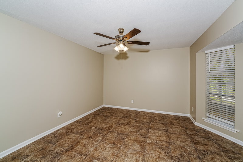 2,040/Mo, 1416 Maralyn Dr Birmingham, AL 35235 Living Room View 2