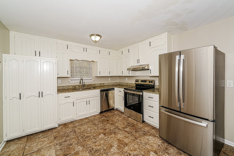 2,040/Mo, 1416 Maralyn Dr Birmingham, AL 35235 Kitchen View