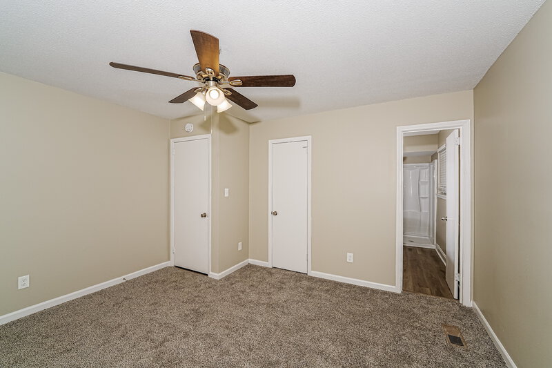 2,040/Mo, 1416 Maralyn Dr Birmingham, AL 35235 Main Bedroom View 2