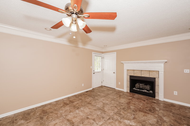 1,525/Mo, 9664 Silley Dean Rd Pinson, AL 35126 Living Room View 2