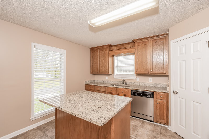 1,525/Mo, 9664 Silley Dean Rd Pinson, AL 35126 Kitchen View